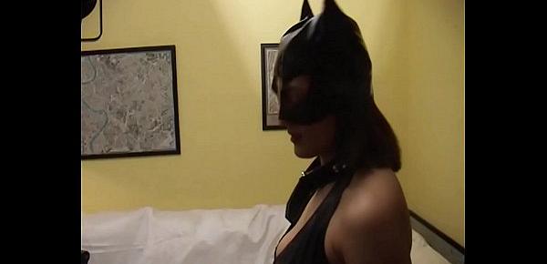  La gatita está en celo y sedienta de leche - Catwoman Anonima